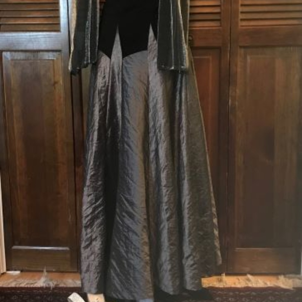 Joseph Ribkoff Crushed Satin Skirt